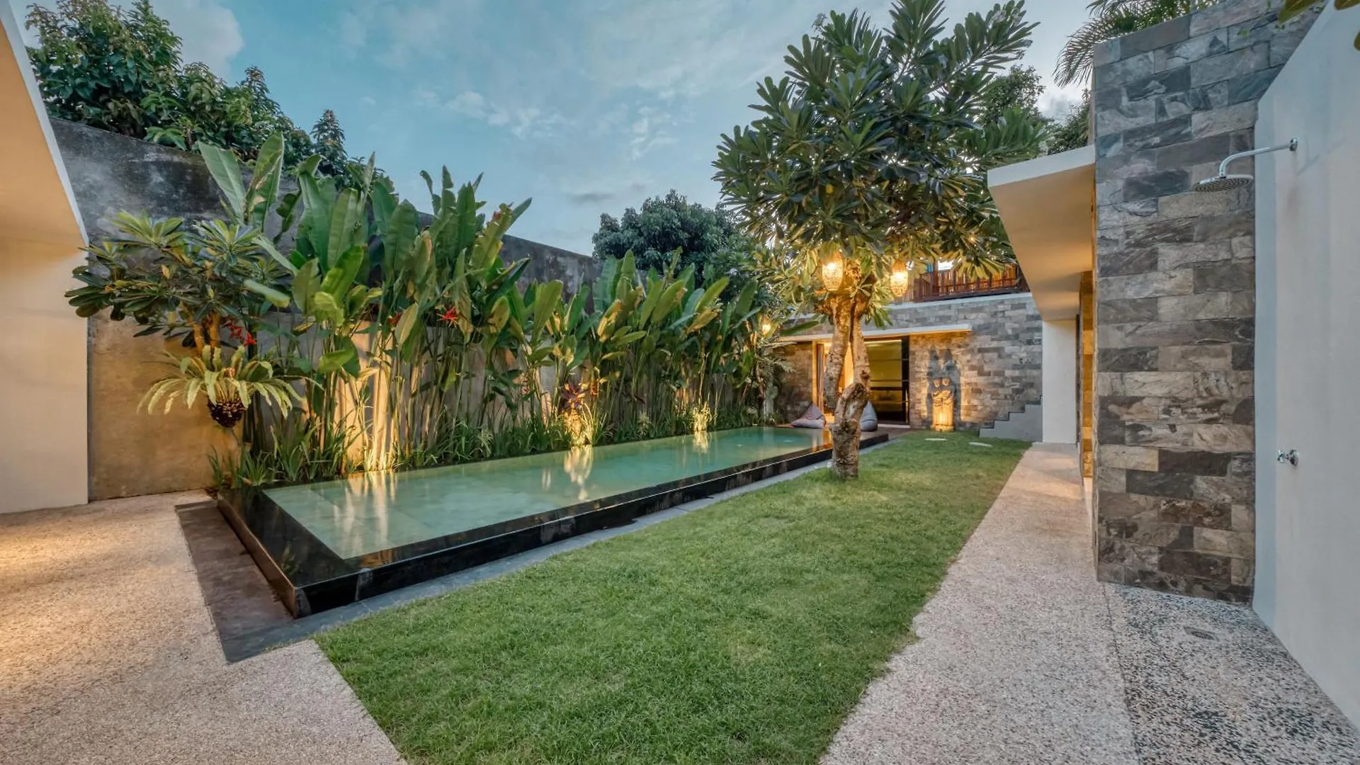 Villa Duadewi 3Br In The Heart Of Seminyak By Santi Management