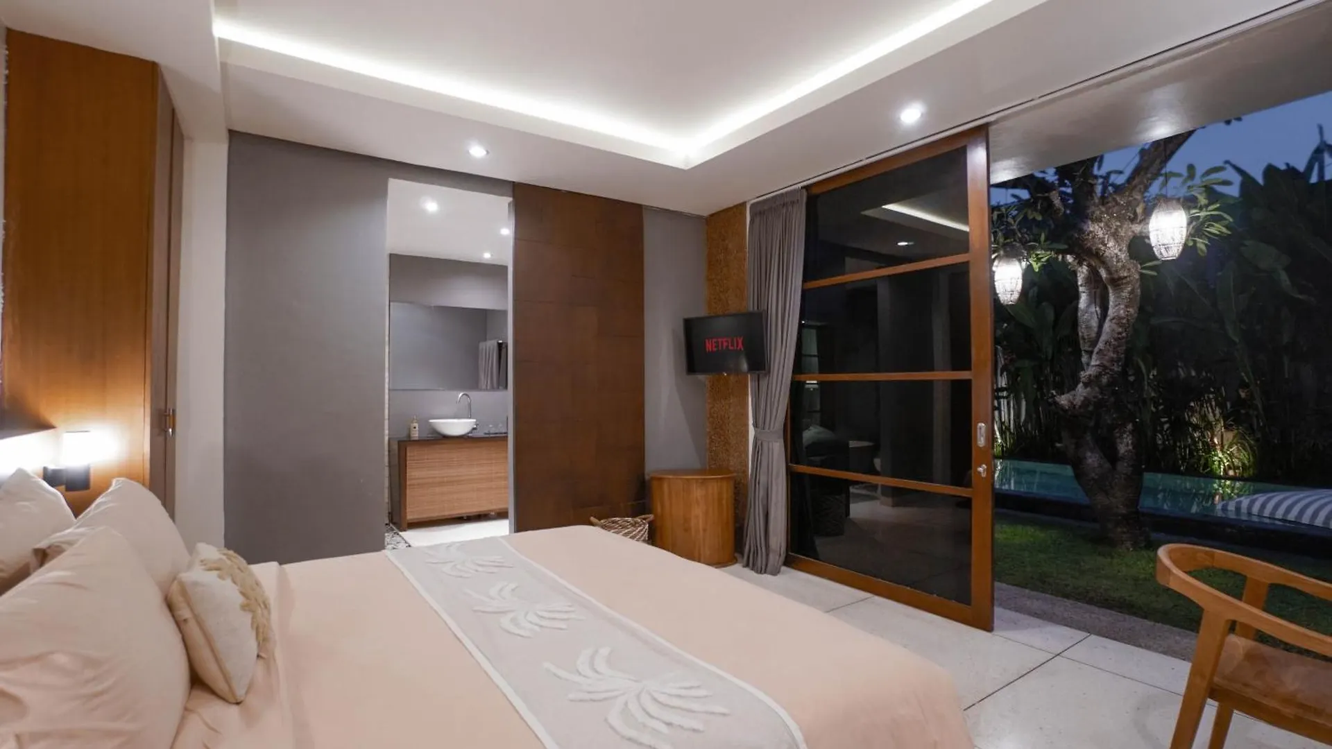 Villa Duadewi 3Br In The Heart Of Seminyak By Santi Management Indonesia