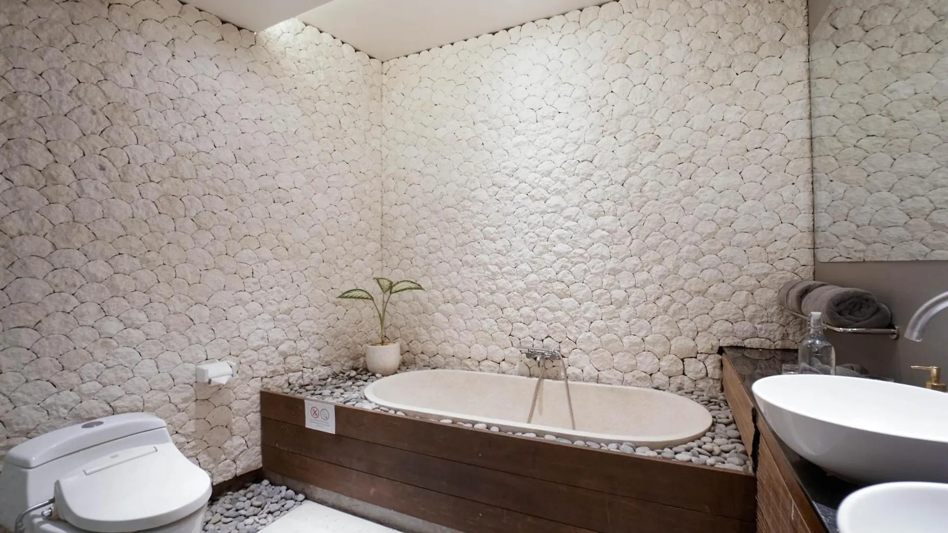 Villa Duadewi 3Br In The Heart Of Seminyak By Santi Management  Seminyak (Bali)