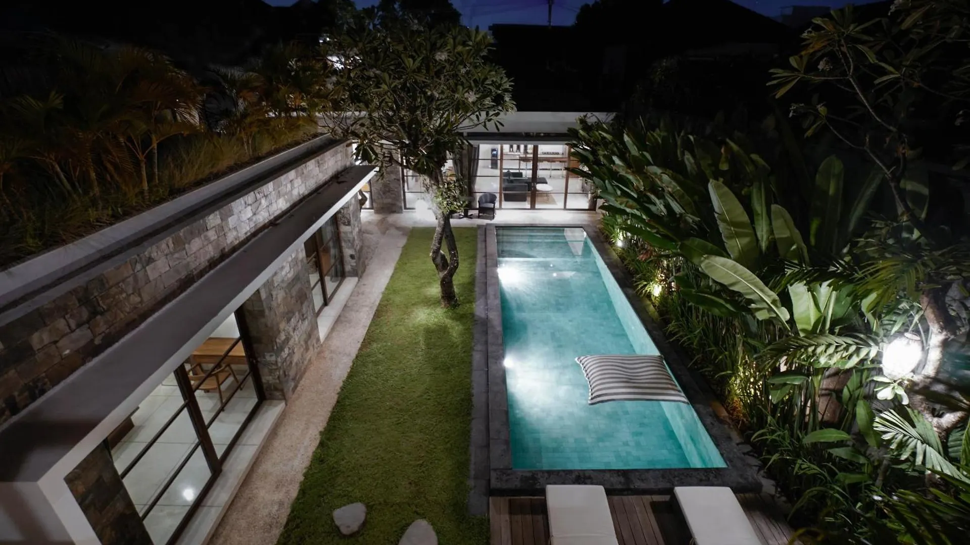 Villa Duadewi 3Br In The Heart Of Seminyak By Santi Management Indonesia