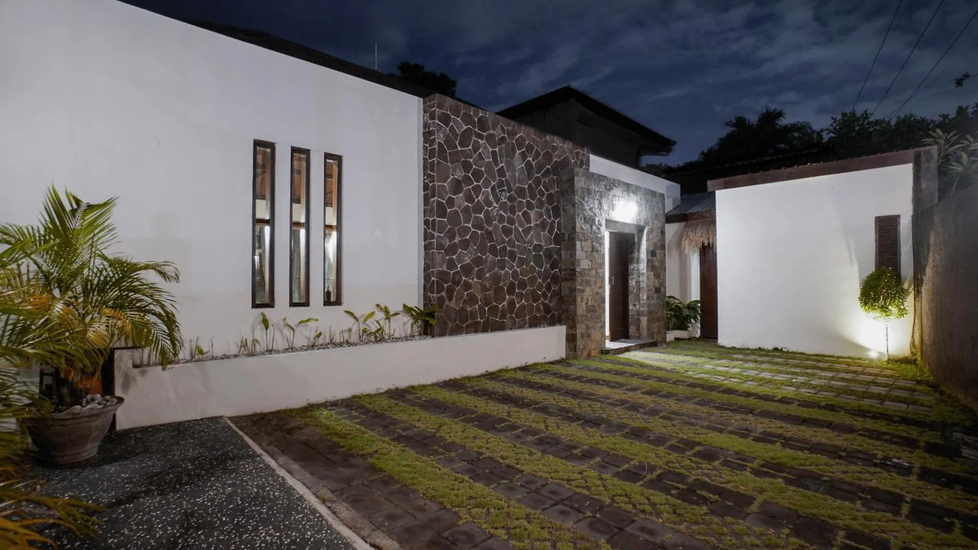 Villa Duadewi 3Br In The Heart Of Seminyak By Santi Management