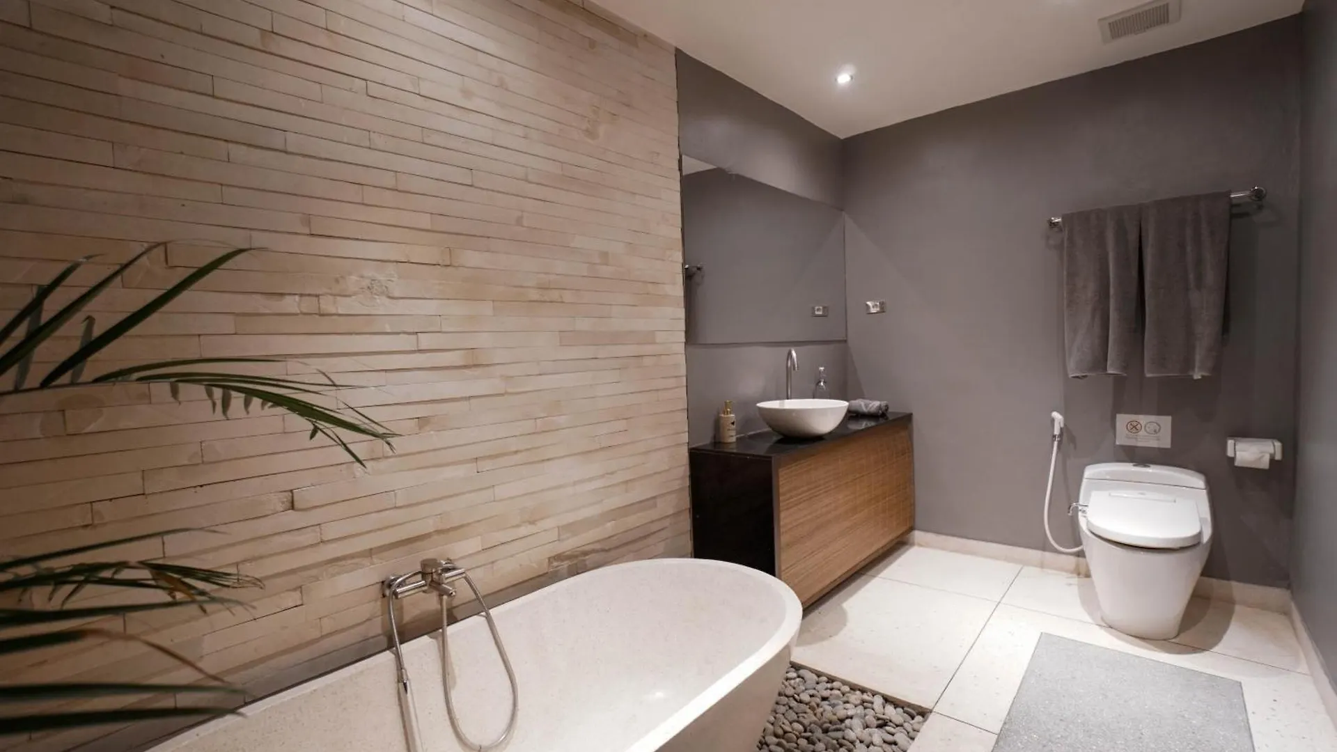Villa Duadewi 3Br In The Heart Of Seminyak By Santi Management Indonesia