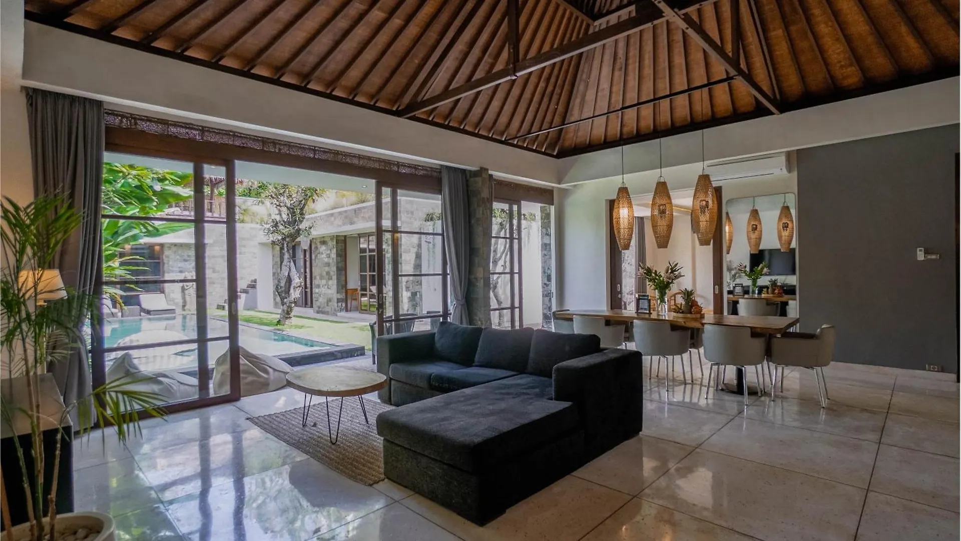 Villa Duadewi 3Br In The Heart Of Seminyak By Santi Management