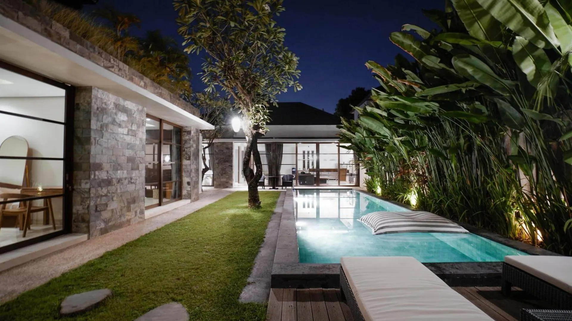 Villa Duadewi 3Br In The Heart Of Seminyak By Santi Management Indonesien